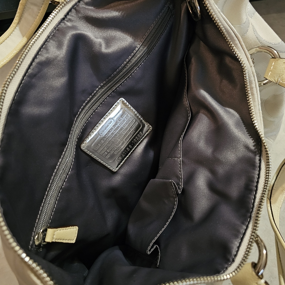 Coach Cream Signature Tote Bag - Picture 6 of 15